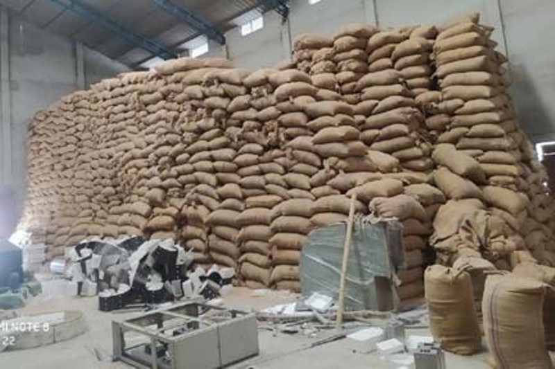 Govt. decides to decrease rice storage capacity of mill owners