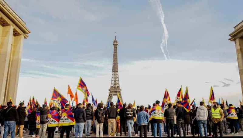 Human rights violations in China: Over 300 demonstrators protest in France Human rights violations in China: Over 300 demonstrators protest in France
