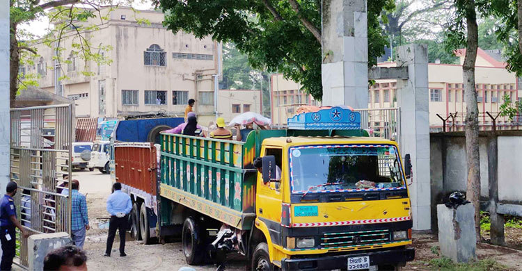 Bangladesh: Importing starts from Benapole after 40 days 