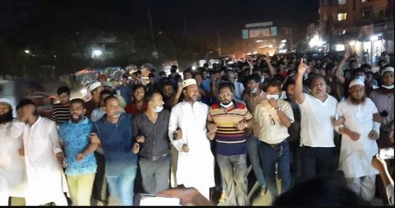 Agitating Awami League workers block highway in Tongi