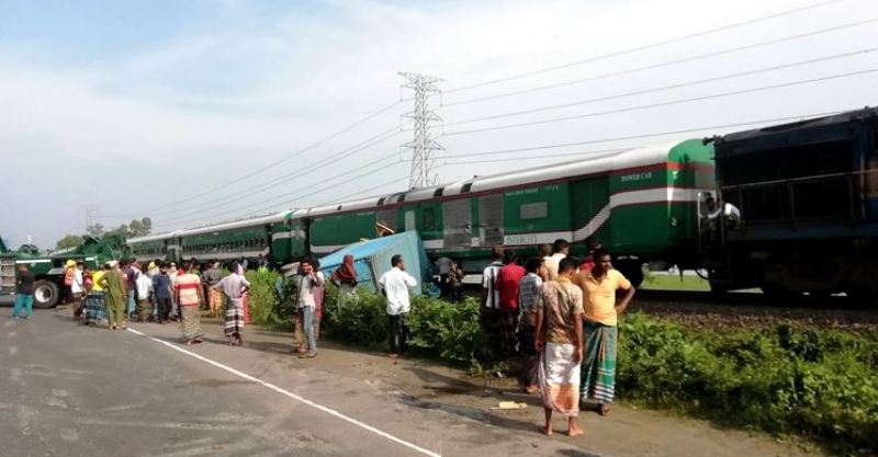 Train-Van collision kills one near Bangabandhu Setu