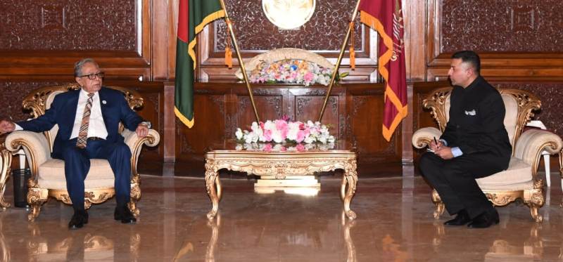 Indian High Commissioner Doraiswamy presents his credentials to President Hamid