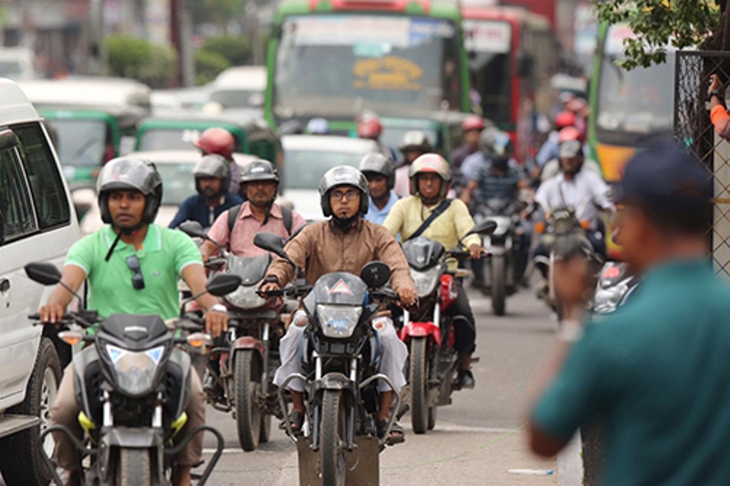 Dhaka roads witnessed an added half a million motorcycles in last 10 years