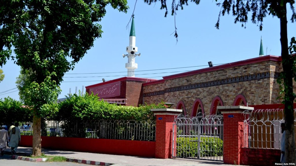 Pakistan: Islamabad's Lal Masjid cordoned off to stop cleric’s possible return