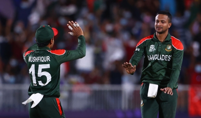 Shakib overtakes Malinga to become highest T20I wicket-taker Shakib overtakes Malinga to become highest T20I wicket-taker