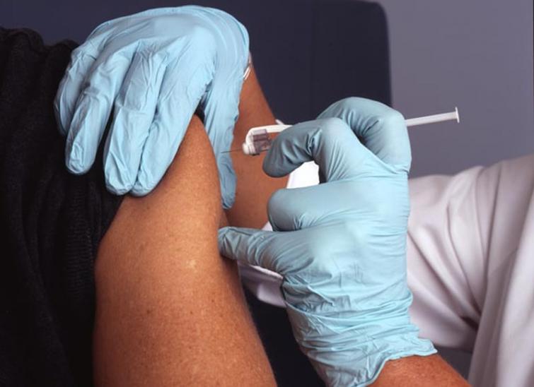 COVID-19: large number of people register to take vaccine COVID-19: large number of people register to take vaccine