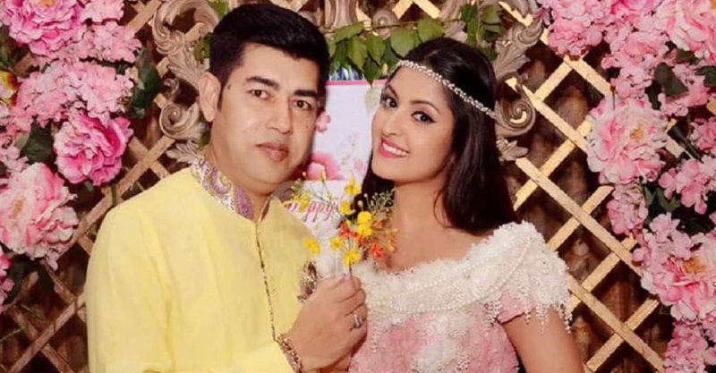Drug possession: RAB detains producer-director Nazrul Raz following Pori Moni's arrest Drug possession: RAB detains producer-director Nazrul Raz following Pori Moni's arrest