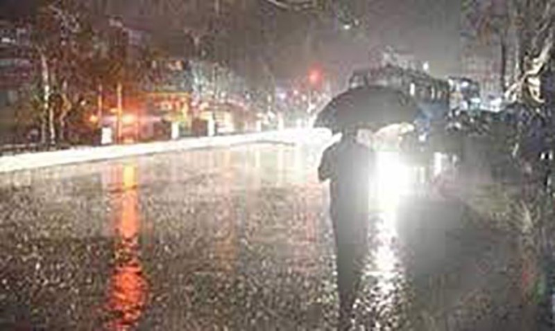 Heavy rains with gusty winds lash Dhaka; Nor'wester with depression-flood alert sounded