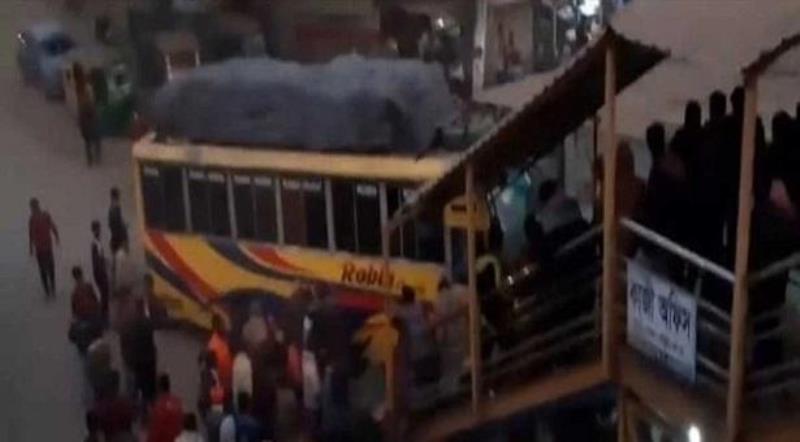 Two women die as bus driver loses control, hits footbridge in Dhamrai upazila