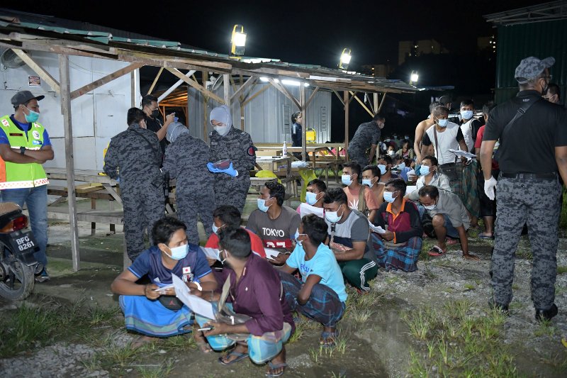 Malaysia: More than 300 people including 95 Bangladeshis detained in late night operation