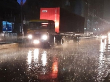 Temperature drops as heavy rains lash Dhaka