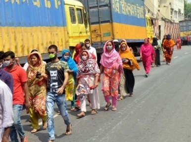 Garment workers angry over transport crisis during lockdown