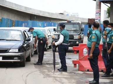 Traffic pressure on the road on the fifth day of the lockdown