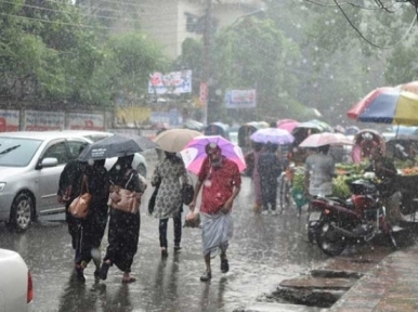 Sporadic rains lash Dhaka