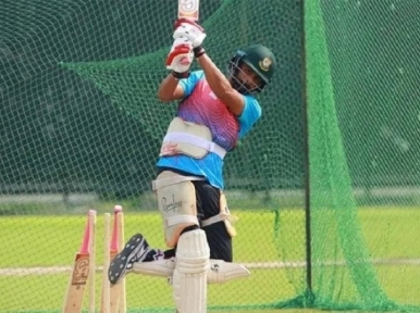 ODI skipper Tamim Iqbal returns to practice after recovering from knee injury
