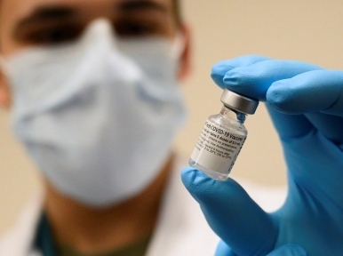Authorities approve Pfizer-BioNTech's coronavirus vaccine for emergency use