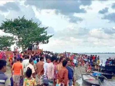 Four dead, at least 20 missing as boat capsizes in Padma