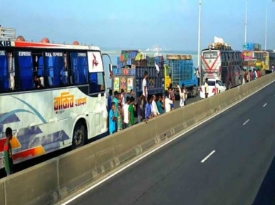 25,000 vehicles cross the Bangabandhu Bridge in 24 hours