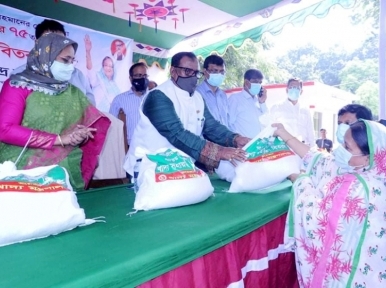 Sheikh Hasina gives priority to the development of the people irrespective of parties