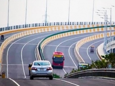 Country's first super expressway opens new horizon