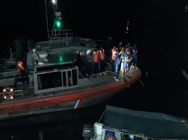 Launch capsizes in Narayanganj, bodies of five women recovered