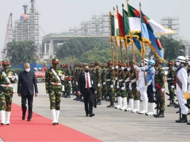 Indian President Kovind arrives in Dhaka, accorded red carpet reception