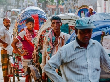 ফাঁকা সড়কে রিকশার রাজত্ব