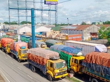 Thousands of trucks waiting to enter India at Benapole