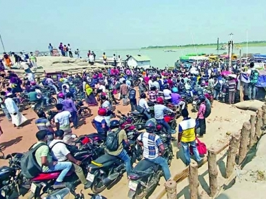 People crowd at Banglabazar ferry ghat