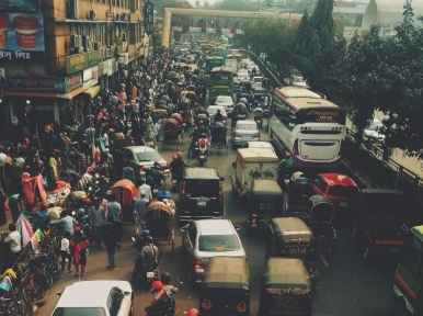 Rains, traffic congestion leave commuters frustrated in Dhaka
