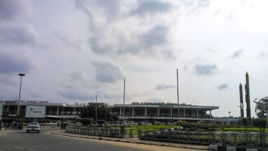 Omicron: Passengers from seven African countries to stay in mandatory 14-day quarantine