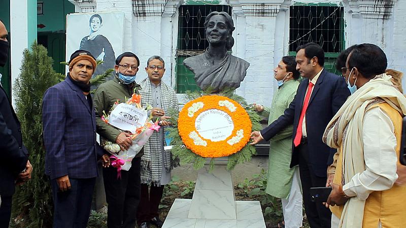 Actress Suchitra Sen's eighth death anniversary observed in Pabna Actress Suchitra Sen's eighth death anniversary observed in Pabna