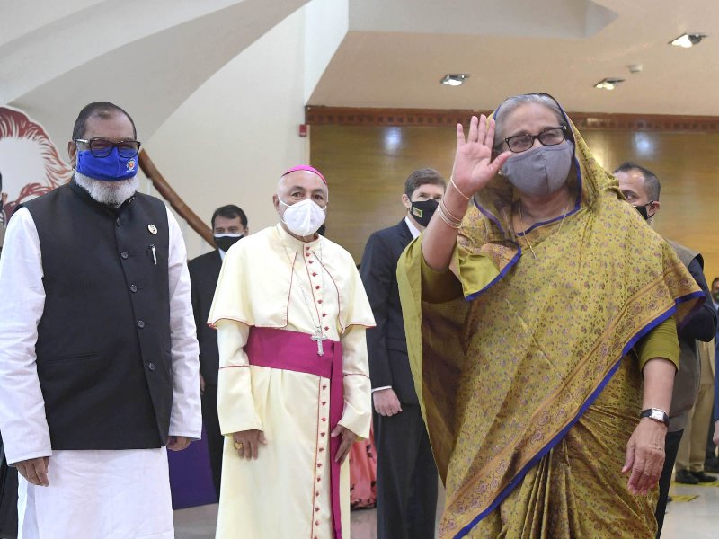 Prime Minister Hasina leaves Dhaka for New York to attend 76th UN General Assembly Prime Minister Hasina leaves Dhaka for New York to attend 76th UN General Assembly