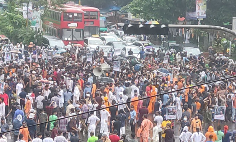 Blockade at Shahbag in protest of communal attacks; 24 hour ultimatum