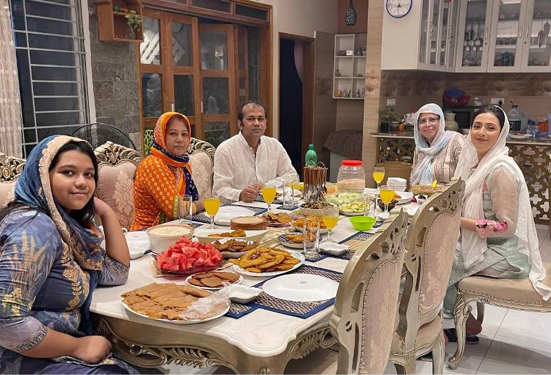 Mim's Iftar family picture spreads message about communal harmony