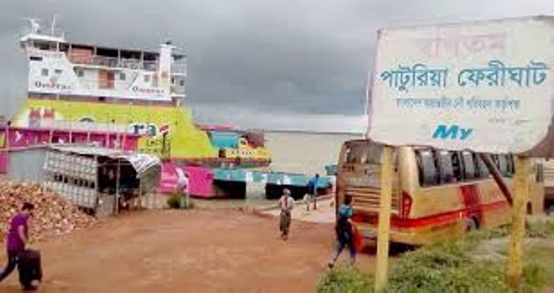 Driver killed as truck falls into river from ferry in Paturia