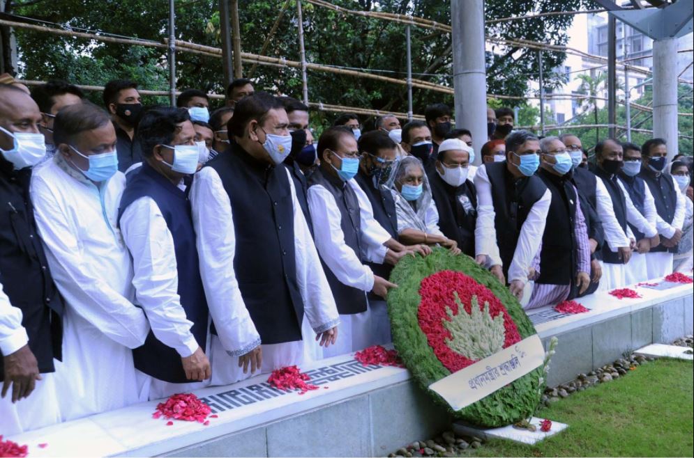 Sheikh Hasina pays tribute to Bangamata
