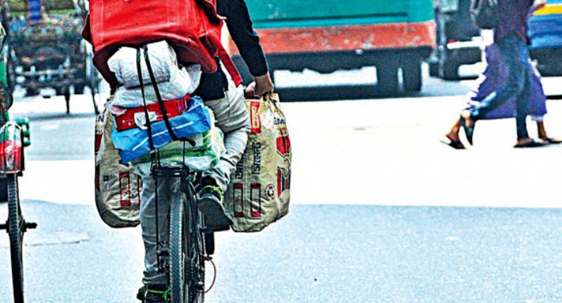 Delivery men worried as govt. says those venturing out without getting vaccinated to be fined
