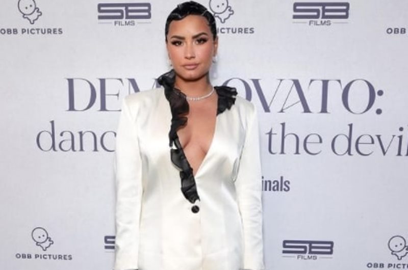 Singer Demi Lovato comes out as non-binary