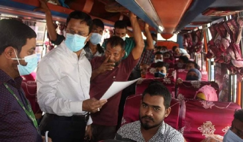 18 bus drivers fined Tk 42,500 for overcharging passengers
