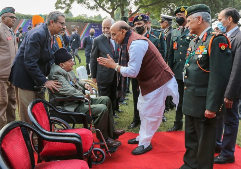 Indian Defense Minister pays deep respects to freedom fighters Indian Defense Minister pays deep respects to freedom fighters