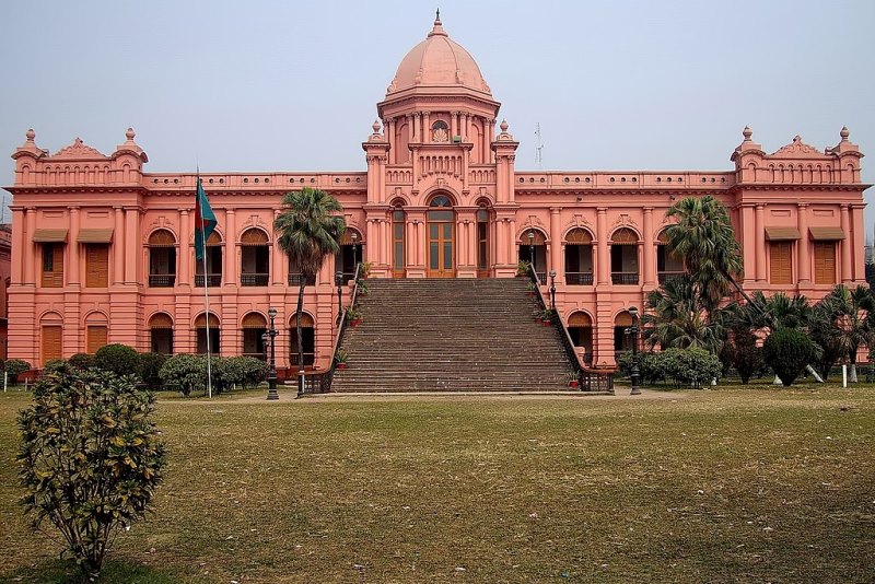 Visitors express anger as Ahsan Manzil remains closed