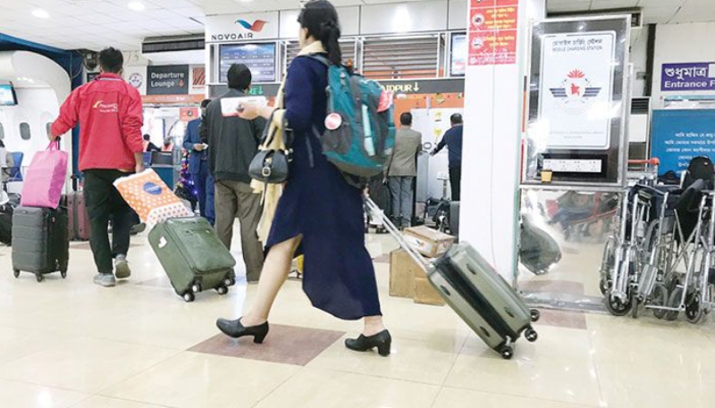 14 passengers arrived in Bangladesh on five flights from the United Kingdom 14 passengers arrived in Bangladesh on five flights from the United Kingdom
