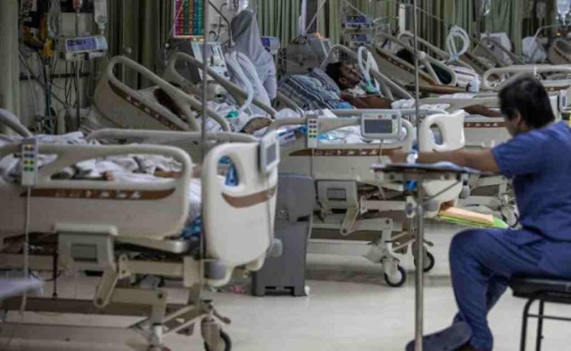 No empty ICU beds at five government hospitals in Dhaka