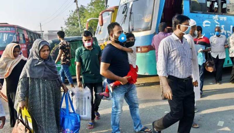 Nearly 1.05 crore SIM users have left Dhaka ahead of Eid, eight lakh have returned