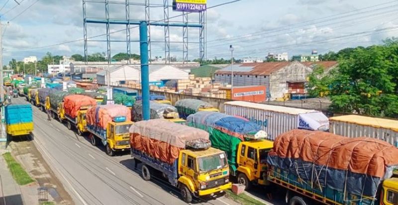 Thousands of trucks waiting to enter India at Benapole