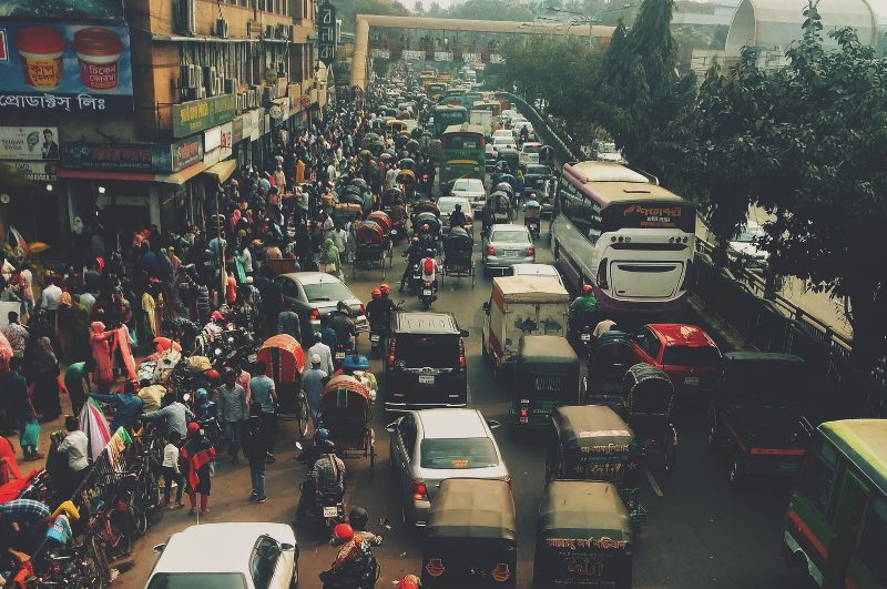 Rains, traffic congestion leave commuters frustrated in Dhaka