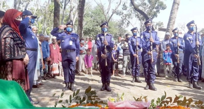 Burial of heroic freedom fighter cannot happen without guard of honor: High Court Burial of heroic freedom fighter cannot happen without guard of honor: High Court