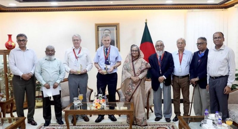 A delegation of Padma Bridge officials and consultants meets Prime Minister