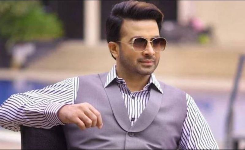 Actor Shakib Khan gets green card in USA